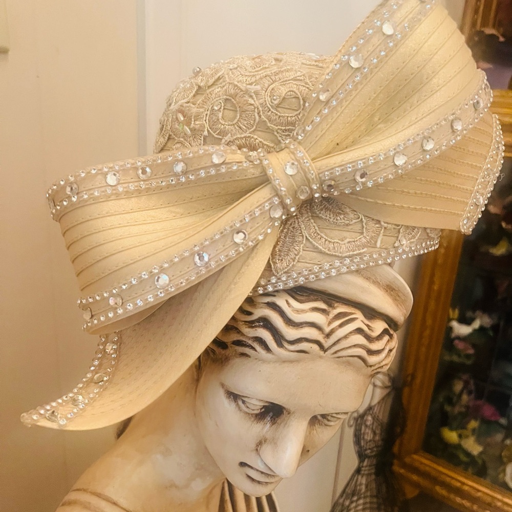 Chic Beige Lace Hat with Rhinestone Bow